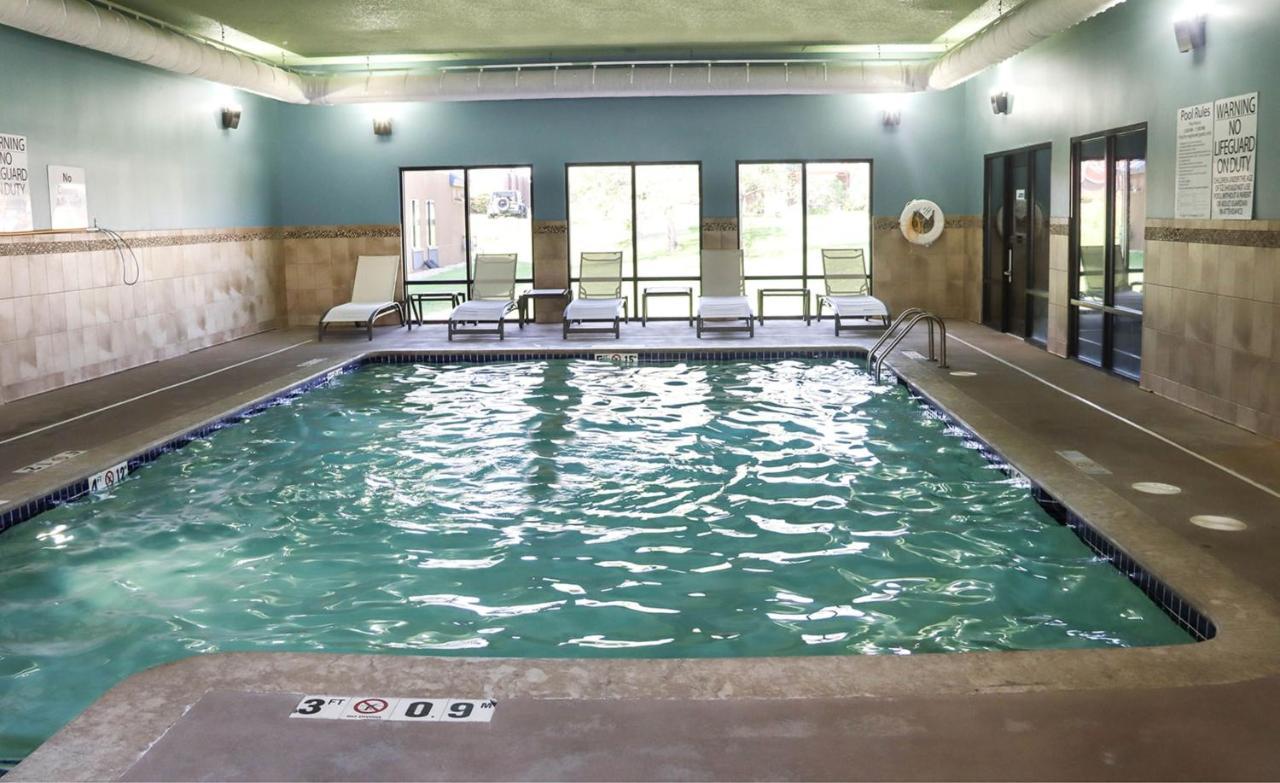 Holiday Inn Express Cedar Rapids - Collins Road By Ihg Extérieur photo