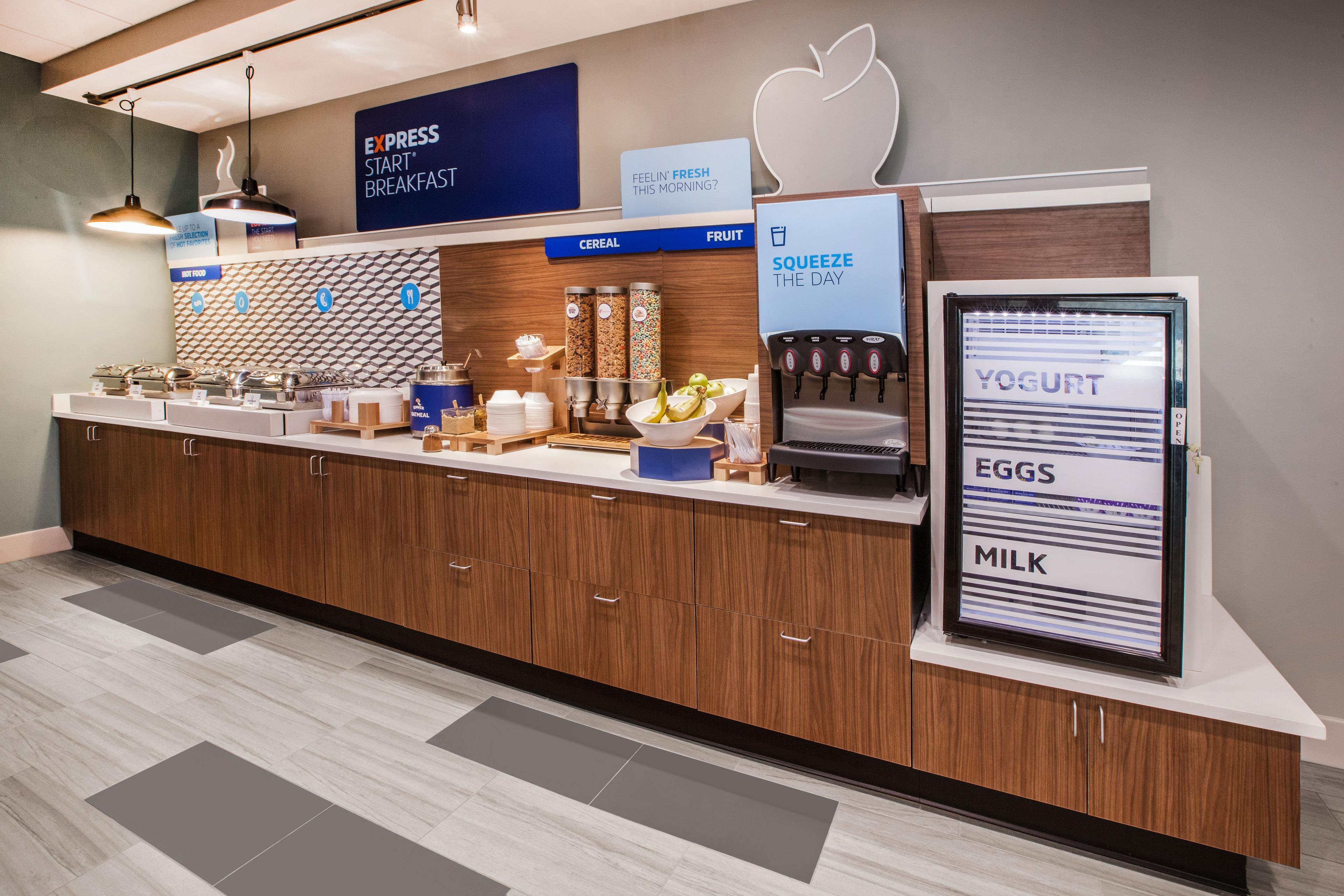 Holiday Inn Express Cedar Rapids - Collins Road By Ihg Extérieur photo